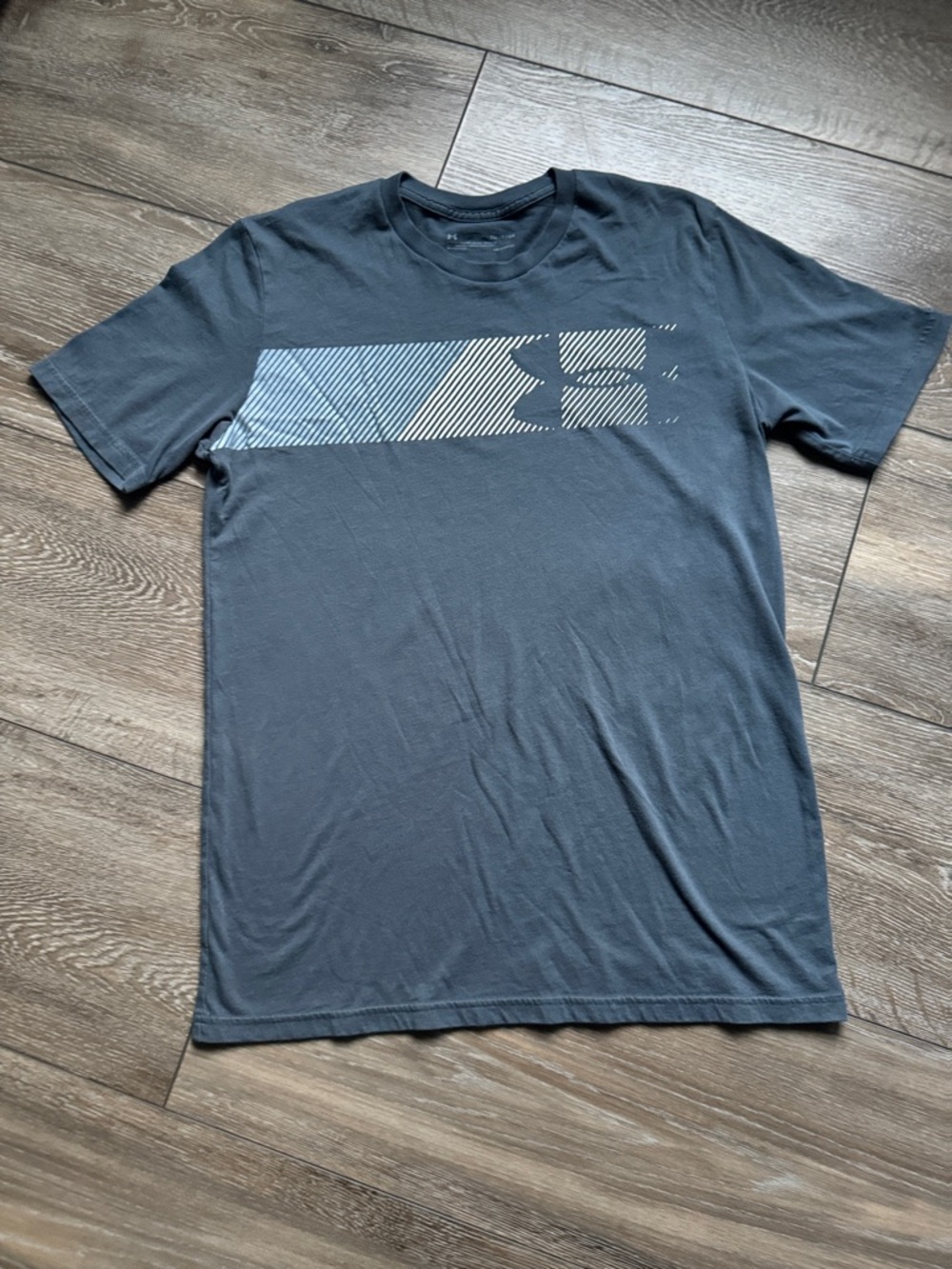 Under Armour Men’s Short Sleeve Performance T-Shirt - Charcoal